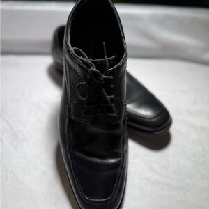 Johnston & Murphy Black Leather Lace-Up Derby Shoes